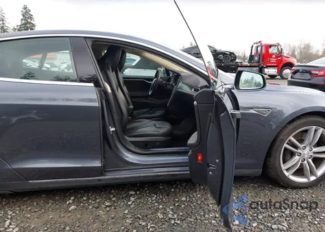 2015 Tesla Model S 70D/85D/P85D z USA, uszkodzony, nr VIN 5YJSA1H29FFP70676